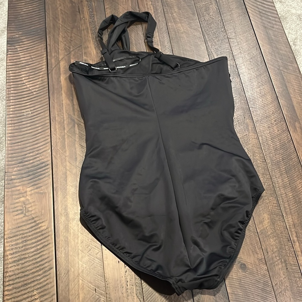 MIRACLESUIT Underwire One Piece Swimsuit - Picture 6 of 10